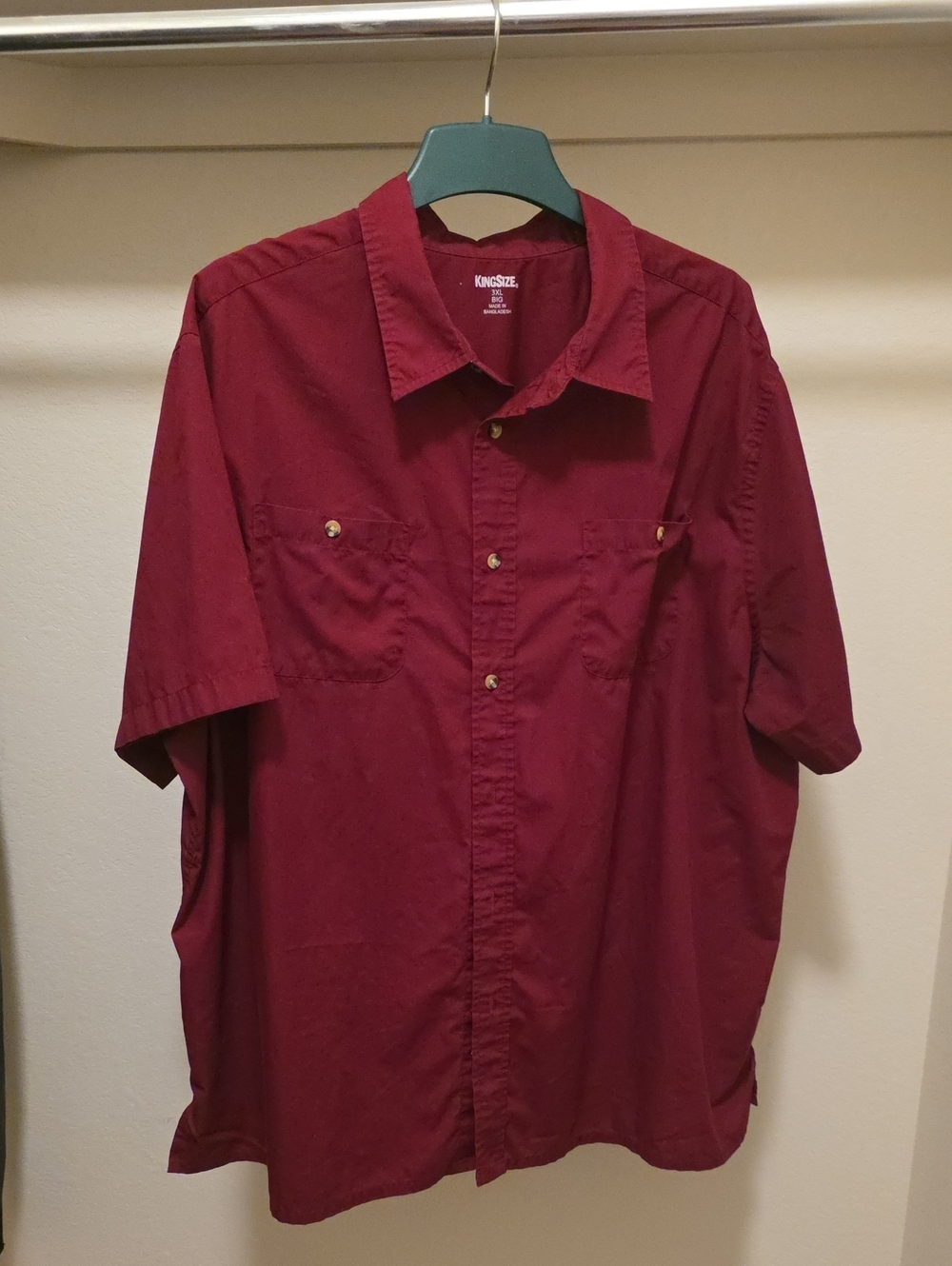 Kingsize Men’s Short-Sleeve Button-Down Shirt in Burgundy